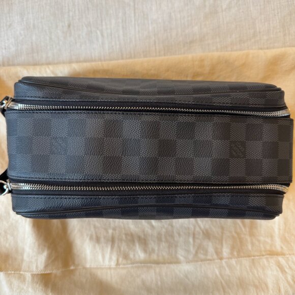 Louis Vuitton Dopp Kit Toilet Pouch in Damier Graphite Canvas - Picture 2 of 10